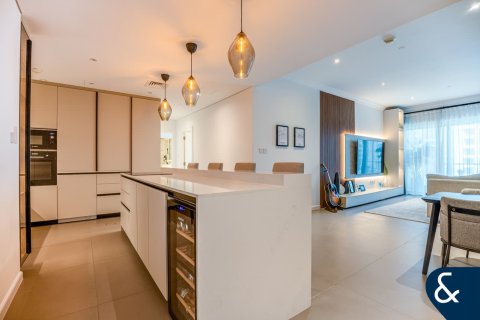Купить квартиру в Дубай Марине, Дубай: 2 спальни, 133м², № 75989 - фото 1