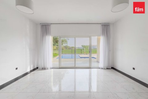 Купить виллу в Дубае: 5 спален, 606.2м², № 90401 - фото 11