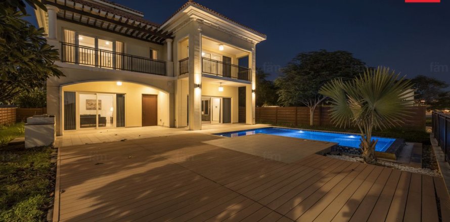 Вилла в Дубае, 5 спален, 606.2м², № 90401