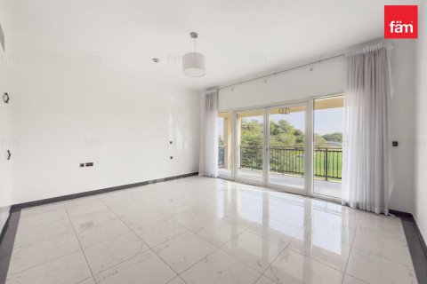 Купить виллу в Дубае: 5 спален, 606.2м², № 90401 - фото 19