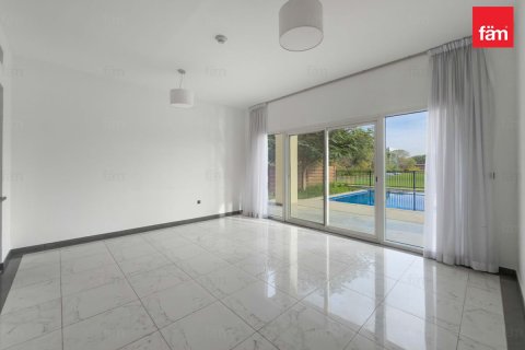 Купить виллу в Дубае: 5 спален, 606.2м², № 90401 - фото 17