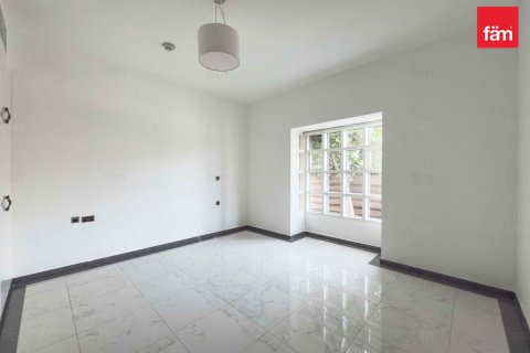 Купить виллу в Дубае: 5 спален, 606.2м², № 90401 - фото 12