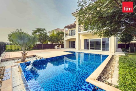 Купить виллу в Дубае: 5 спален, 606.2м², № 90401 - фото 3