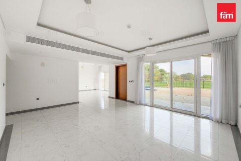Купить виллу в Дубае: 5 спален, 606.2м², № 90401 - фото 20