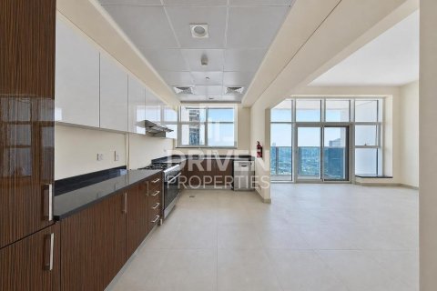 Apartamento en Marina Arcade Tower, Dubai Marina, Dubai, 3 dormitorios, 231.24 m², № 140574 - foto 2
