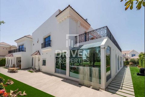 Villa in Jumeirah Golf Estates, Dubai 7 bedrooms, 1832.61 sq.m. № 140569 - photo 13