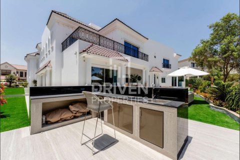 Villa in Jumeirah Golf Estates, Dubai 7 bedrooms, 1832.61 sq.m. № 140569 - photo 24