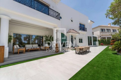 Villa in Jumeirah Golf Estates, Dubai 7 bedrooms, 1832.61 sq.m. № 140569 - photo 23