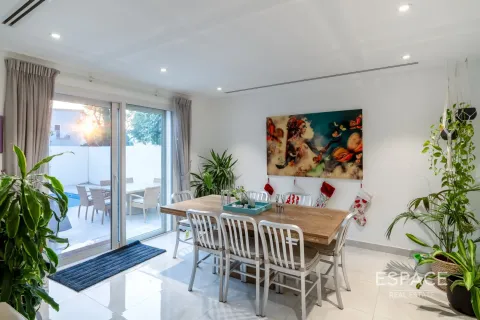 Villa à Meadows, Dubai, 4 chambres, 387 m², № 71039 - photo 4