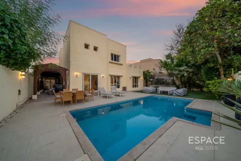 Villa à Meadows, Dubai, 4 chambres, 387 m², № 71039 - photo 17