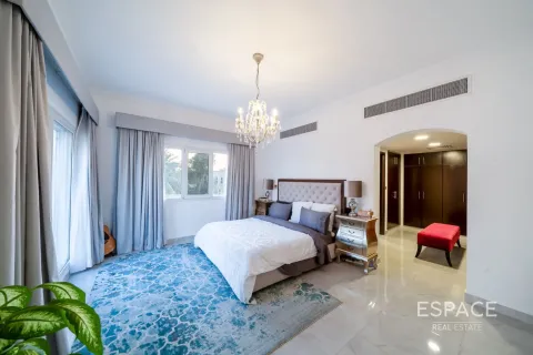 Villa à Meadows, Dubai, 4 chambres, 387 m², № 71039 - photo 13