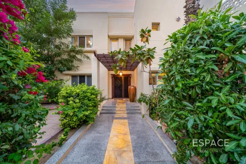 Villa à Meadows, Dubai, 4 chambres, 387 m², № 71039 - photo 19