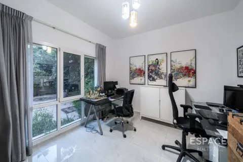 Villa à Meadows, Dubai, 4 chambres, 387 m², № 71039 - photo 15