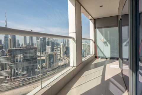 Снять в аренду квартиру в DAMAC Towers by Paramount, Бизнес-Бэй, Дубай: 1 спальня, 91.04м², № 1198 - фото 1