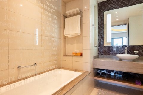 Снять в аренду квартиру в DAMAC Towers by Paramount, Бизнес-Бэй, Дубай: 1 спальня, 91.04м², № 1198 - фото 8