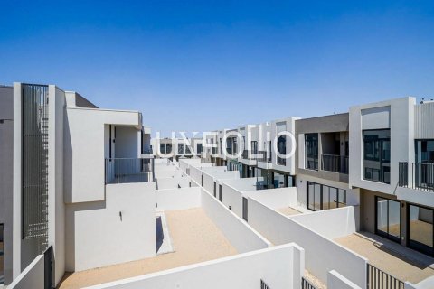 Villa in EMAAR South, Dubai South (Dubai World Central), Dubai 4 bedrooms, 210 sq.m. № 46317 - photo 25