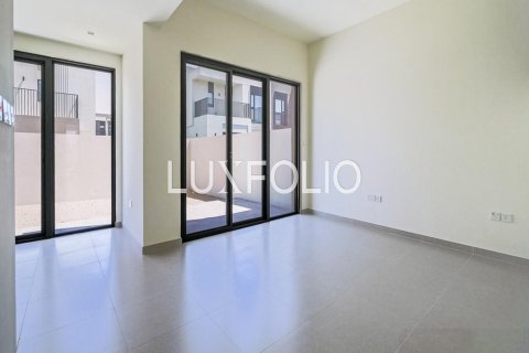 Villa in EMAAR South, Dubai South (Dubai World Central), Dubai 4 bedrooms, 210 sq.m. № 46317 - photo 18