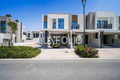 Villa in EMAAR South, Dubai South (Dubai World Central), Dubai 4 bedrooms, 210 sq.m. № 46317 - photo 2