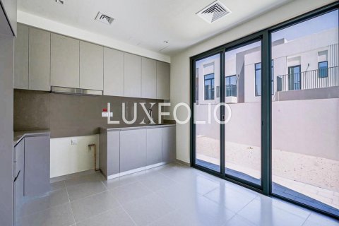 Villa in EMAAR South, Dubai South (Dubai World Central), Dubai 4 bedrooms, 210 sq.m. № 46317 - photo 7