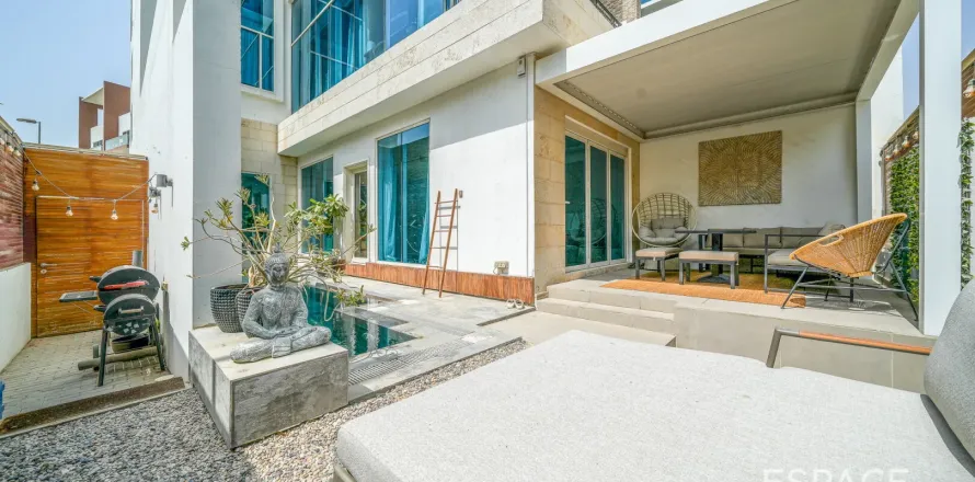 Таунхаус в Джумейра Вилладж Серкл, Дубай, 4 спальни, 189м², № 71172