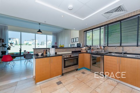 فيلا في Legacy Nova Villas, Jumeirah Park, دبي 4 غرف نوم, 455 م² رقم 71180 - صورة 2