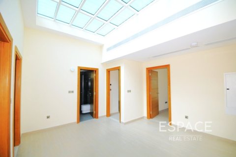 فيلا في Legacy Nova Villas, Jumeirah Park, دبي 4 غرف نوم, 455 م² رقم 71180 - صورة 3