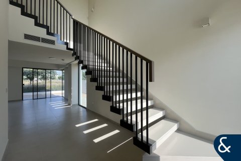 Villa en The Valley, Dubai, 4 dormitorios, 260 m², № 79104 - foto 2
