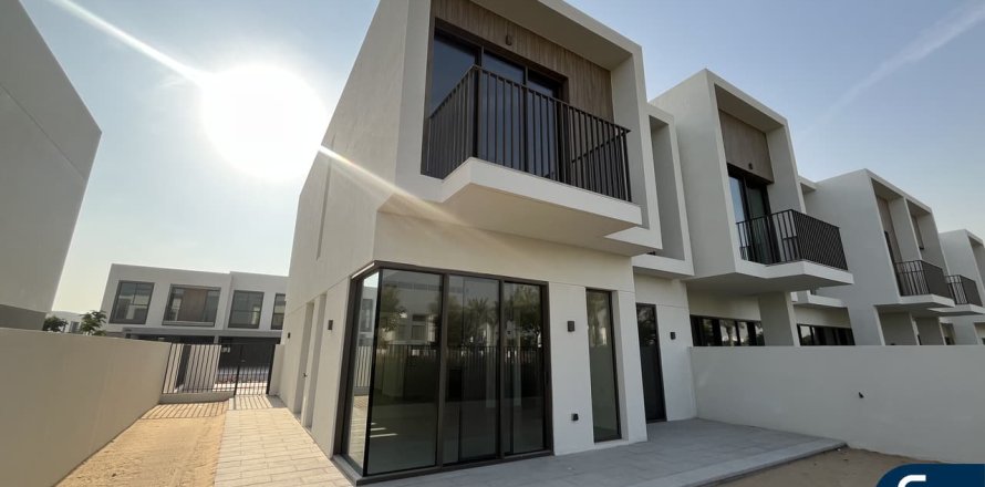 Villa en The Valley, Dubai, 4 dormitorios, 260 m², № 79104