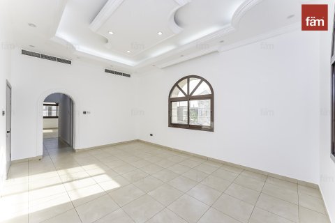 Villa en Al Barsha, Dubai, 6 dormitorios, 1393.5 m², № 83442 - foto 8