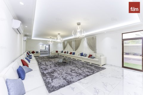 Villa en Al Barsha, Dubai, 6 dormitorios, 1393.5 m², № 83442 - foto 16