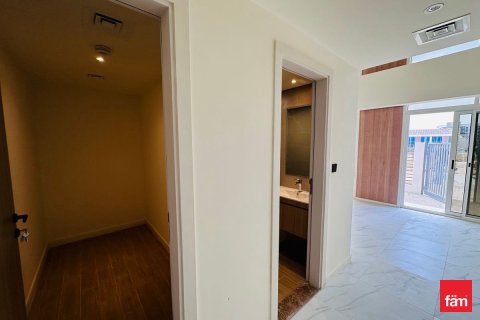 Снять в аренду виллу в Дубае: 4 спальни, 242м², № 69601 - фото 9