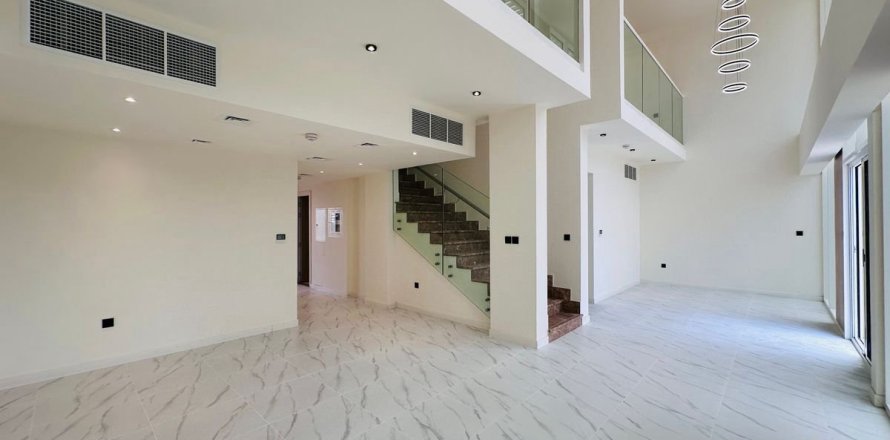 Вилла в Дубае, 4 спальни, 242м², № 69601