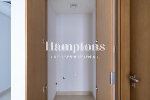 Снять в аренду квартиру в Harbour Views 2, Dubai Creek Harbour (The Lagoons), Дубай: 1 спальня, 67.71978379м², № 111206 - фото 4
