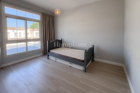 Снять в аренду таунхаус в The Springs, Дубай: 4 спальни, 348.38625000м², № 111205 - фото 9