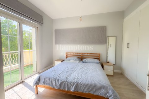 Снять в аренду таунхаус в The Springs, Дубай: 4 спальни, 348.38625000м², № 111205 - фото 2