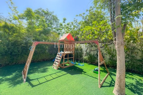 Снять в аренду таунхаус в The Springs, Дубай: 4 спальни, 348.38625000м², № 111205 - фото 5