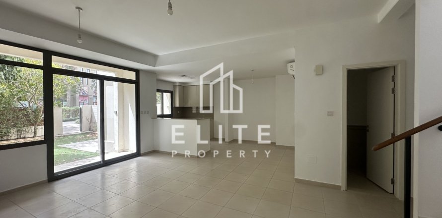Adosado en Zahra Townhouses, Town Square, Dubai, 3 dormitorios, 206 m², № 85447
