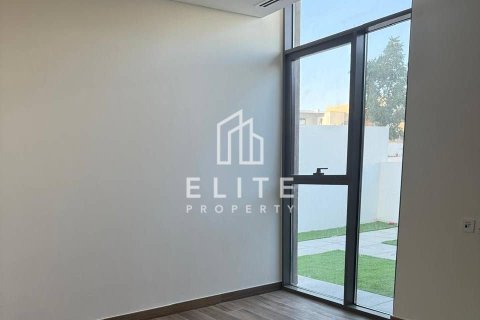 Снять в аренду таунхаус в Дубае: 4 спальни, 359м², № 85449 - фото 2