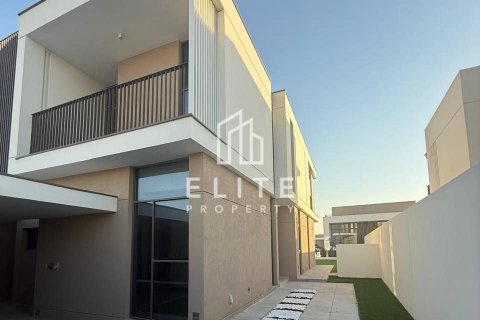 Таунхаус в Дубае, 4 спальни, 359м², № 85449