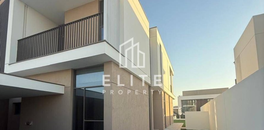 Таунхаус в Дубае, 4 спальни, 359м², № 85449