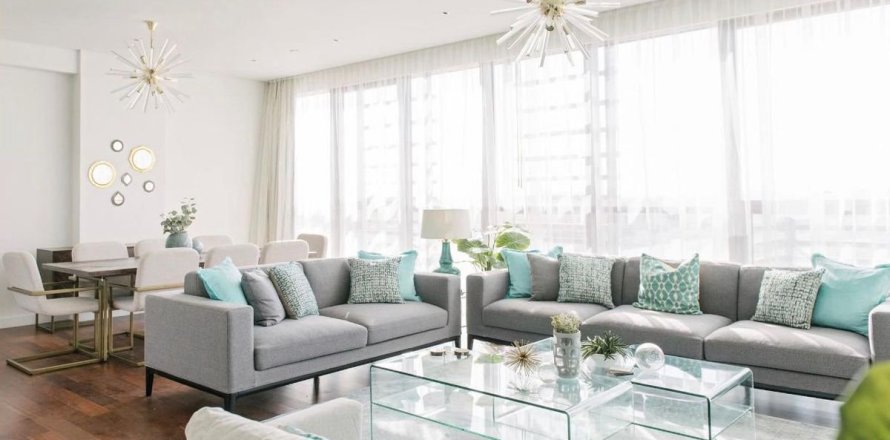 Apartment in Al Wasl, Dubai 3 bedrooms, 210 sq.m. № 72169