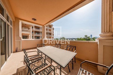 Apartment in The Crescent, Palm Jumeirah, Dubai 3 bedrooms, 238.39 sq.m. № 125137 - photo 13