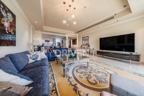Apartment in The Crescent, Palm Jumeirah, Dubai 3 bedrooms, 238.39 sq.m. № 125137 - photo 4
