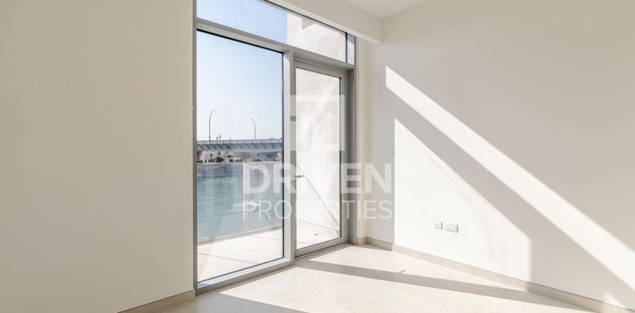 Apartamento en Al Wasl, Dubai, 2 dormitorios, 130.44 m², № 125141