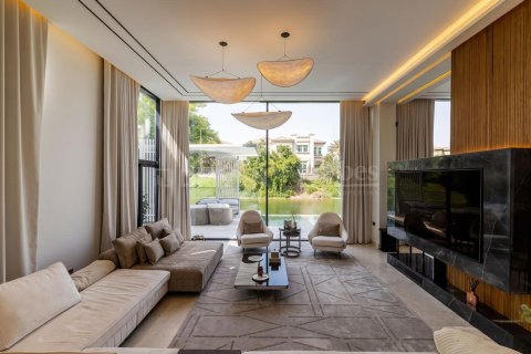 Villa in Jumeirah Park, Dubai 5 bedrooms, 540.79 sq.m. № 125139 - photo 9
