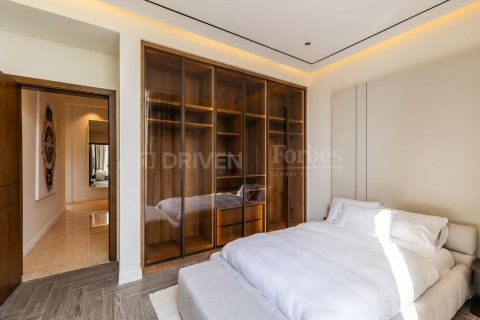 Villa in Jumeirah Park, Dubai 5 bedrooms, 540.79 sq.m. № 125139 - photo 17