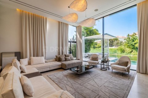 Villa in Jumeirah Park, Dubai 5 bedrooms, 540.79 sq.m. № 125139 - photo 10