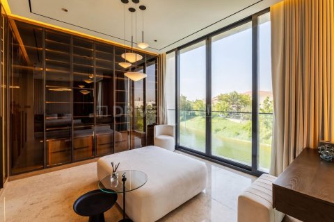 Villa in Jumeirah Park, Dubai 5 bedrooms, 540.79 sq.m. № 125139 - photo 15