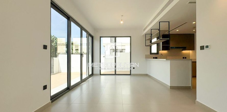 Villa en Tilal Al Ghaf, Dubai, 4 dormitorios, 222 m², № 74038