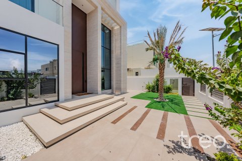 Купить виллу в Jumeirah Park, Дубай: 7 спален, 764.31м², № 119293 - фото 2